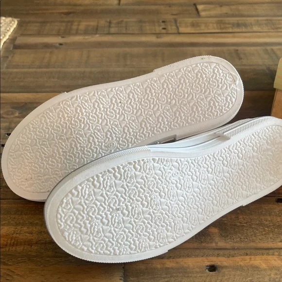 Very G White Women's Sneakers - Picture 4 of 6